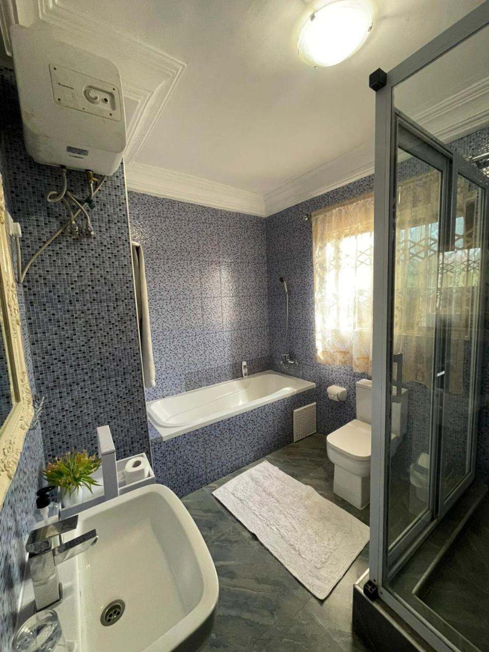 Perriman Hotel Kokrobite Bagian luar foto