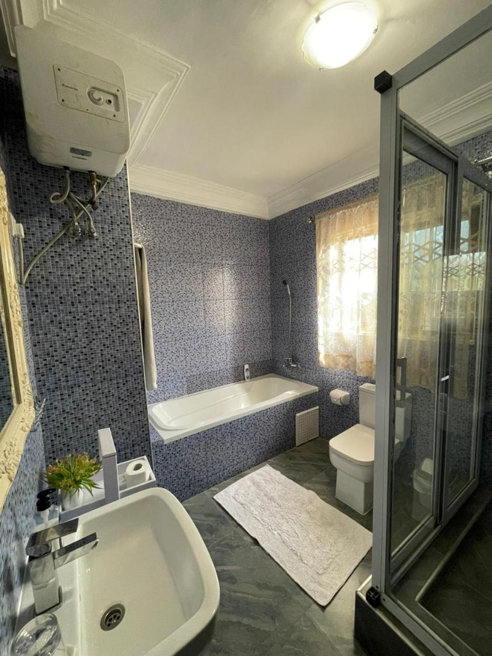 Perriman Hotel Kokrobite Bagian luar foto