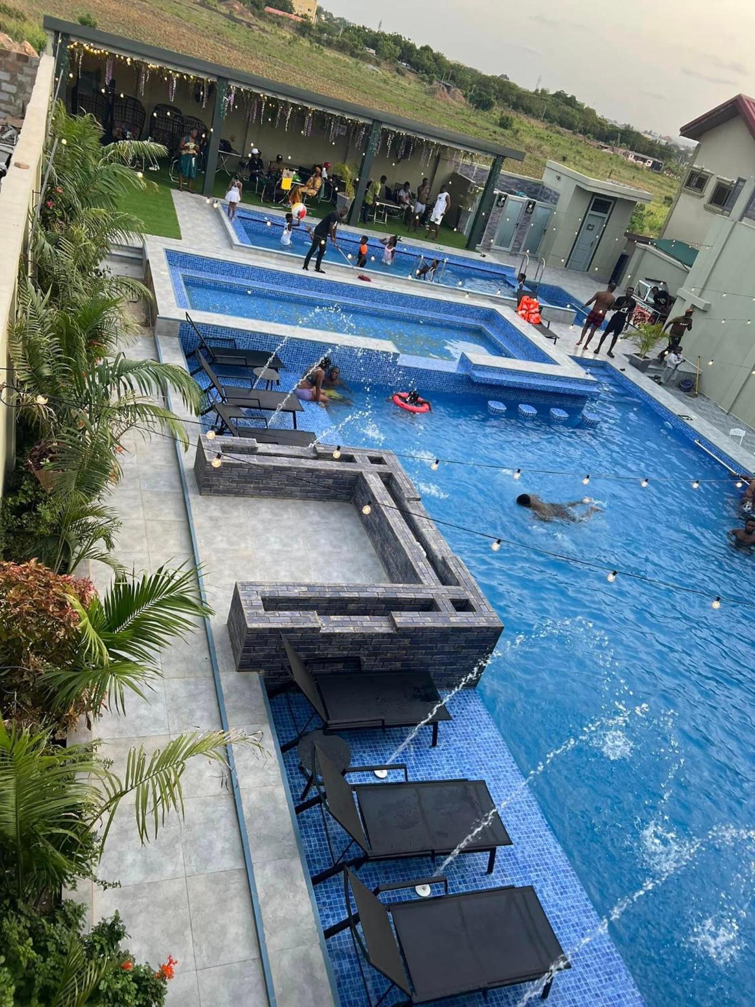 Perriman Hotel Kokrobite Bagian luar foto