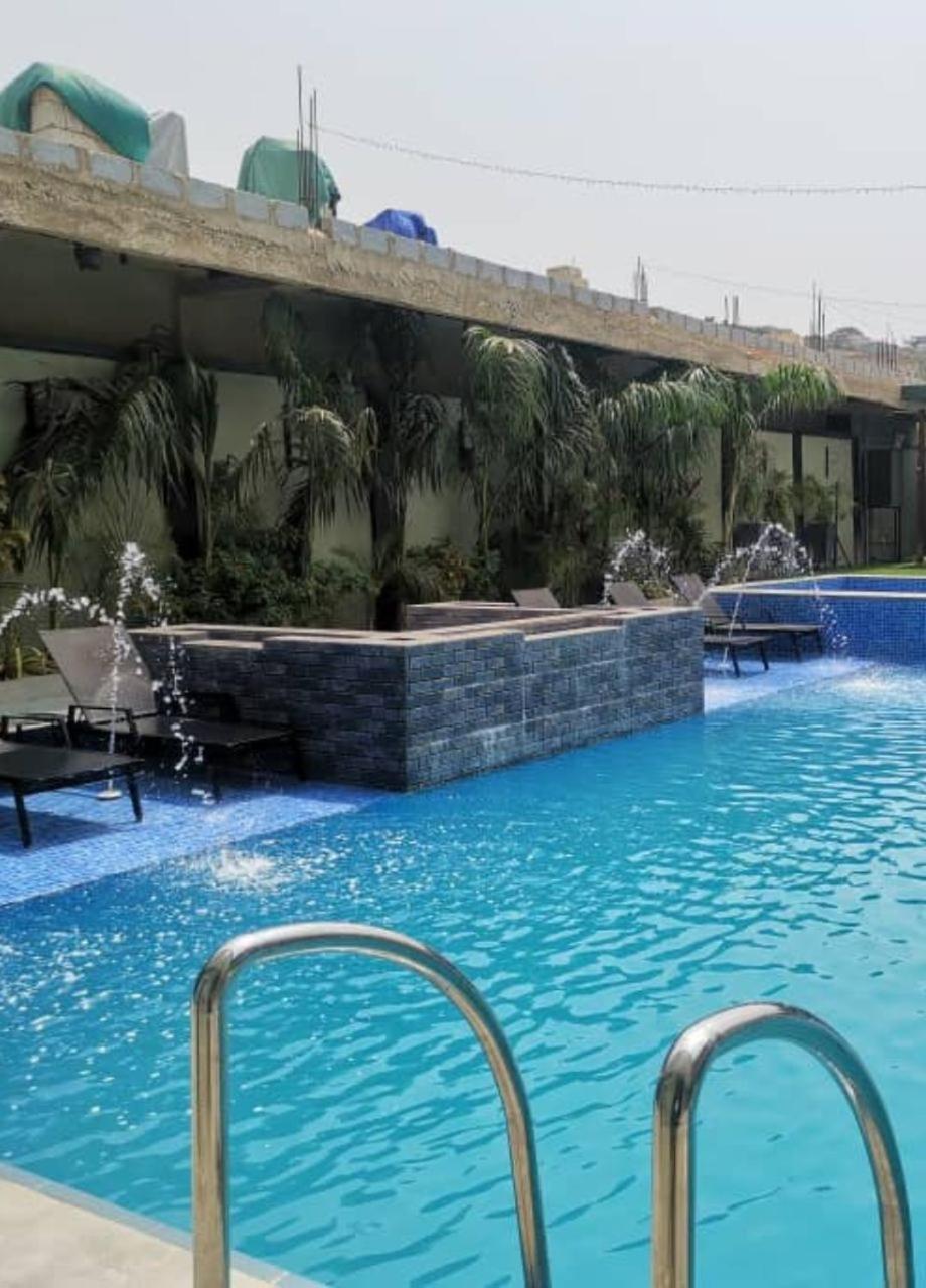 Perriman Hotel Kokrobite Bagian luar foto